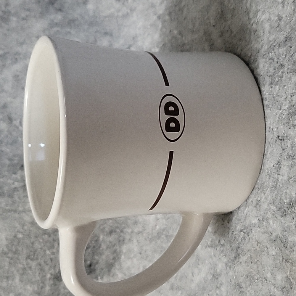 Dunkin Donuts Mugs EUC